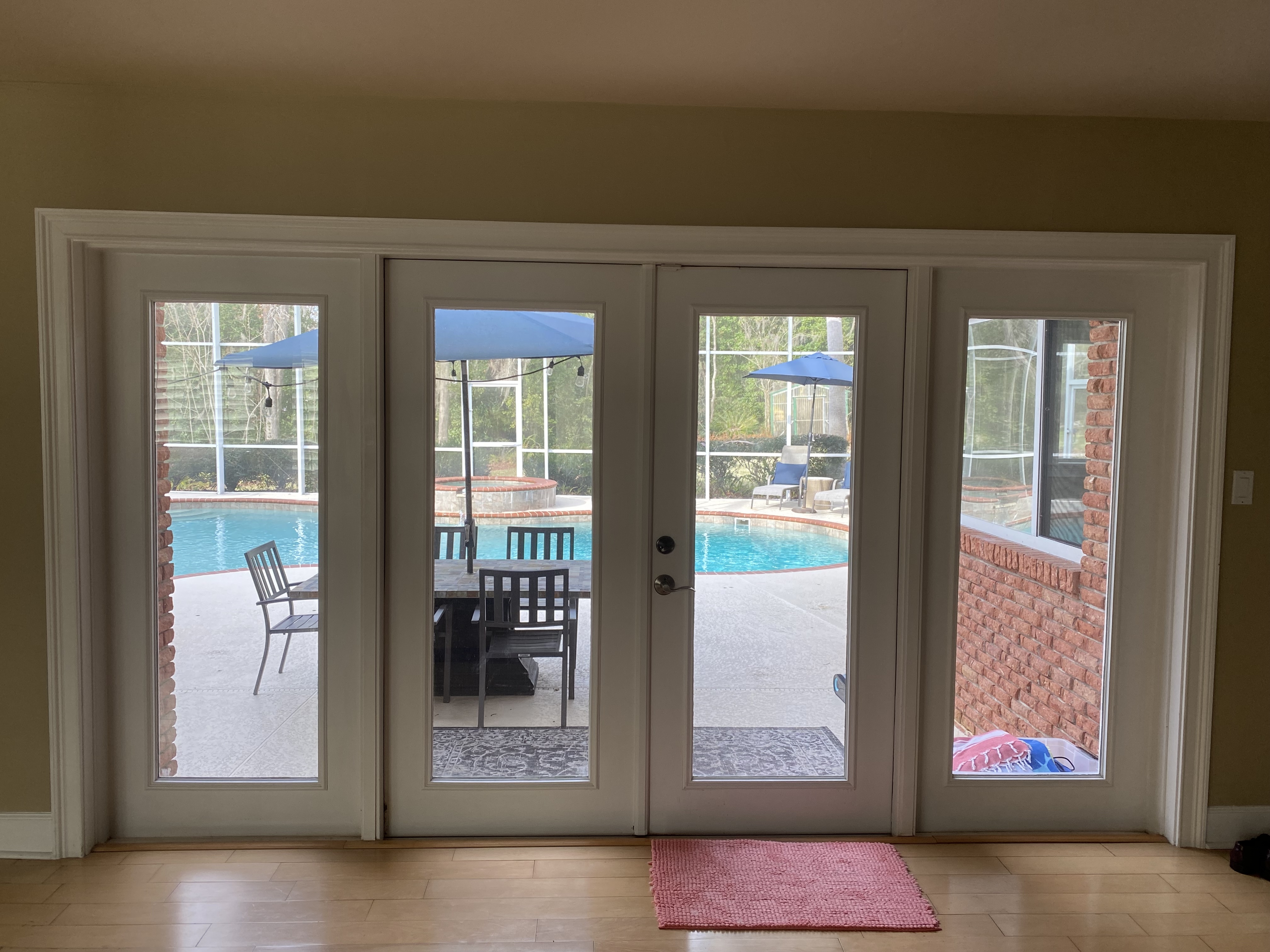 Private swimming pool rental